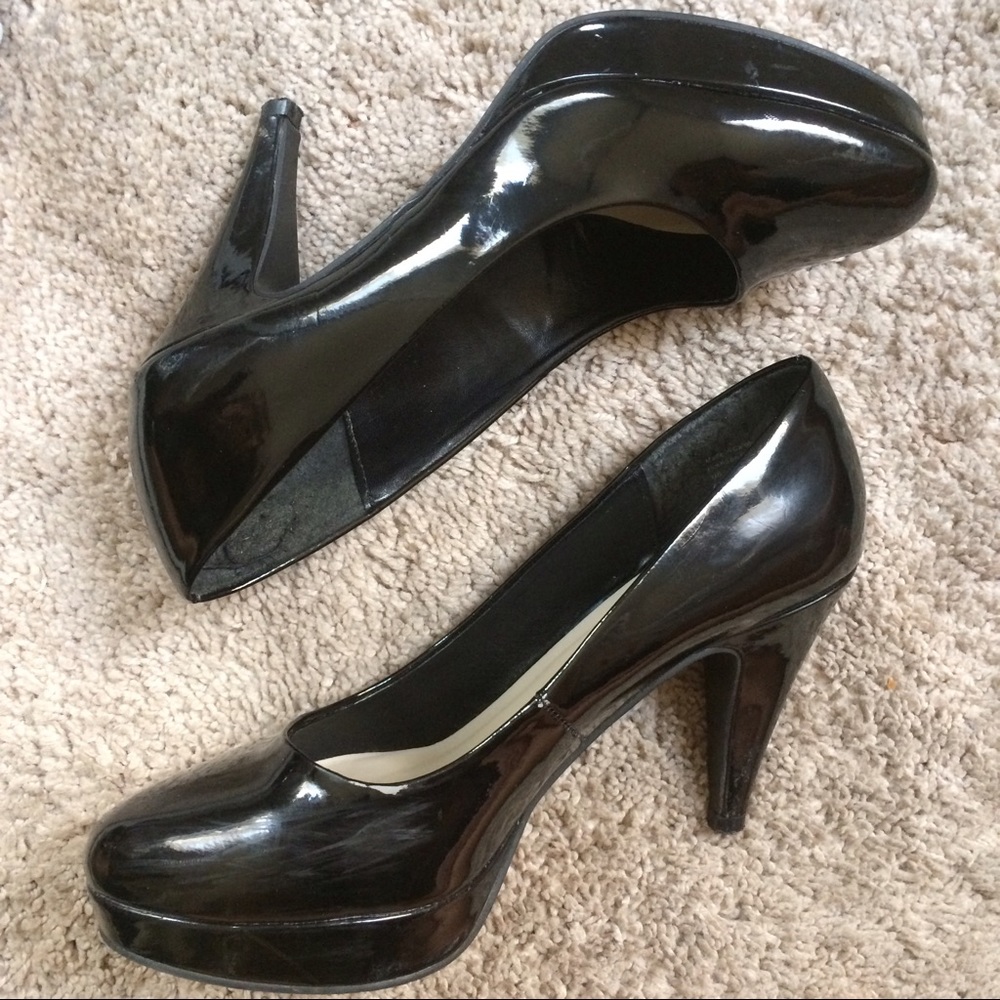 Classic Heels - Picture 2 of 5